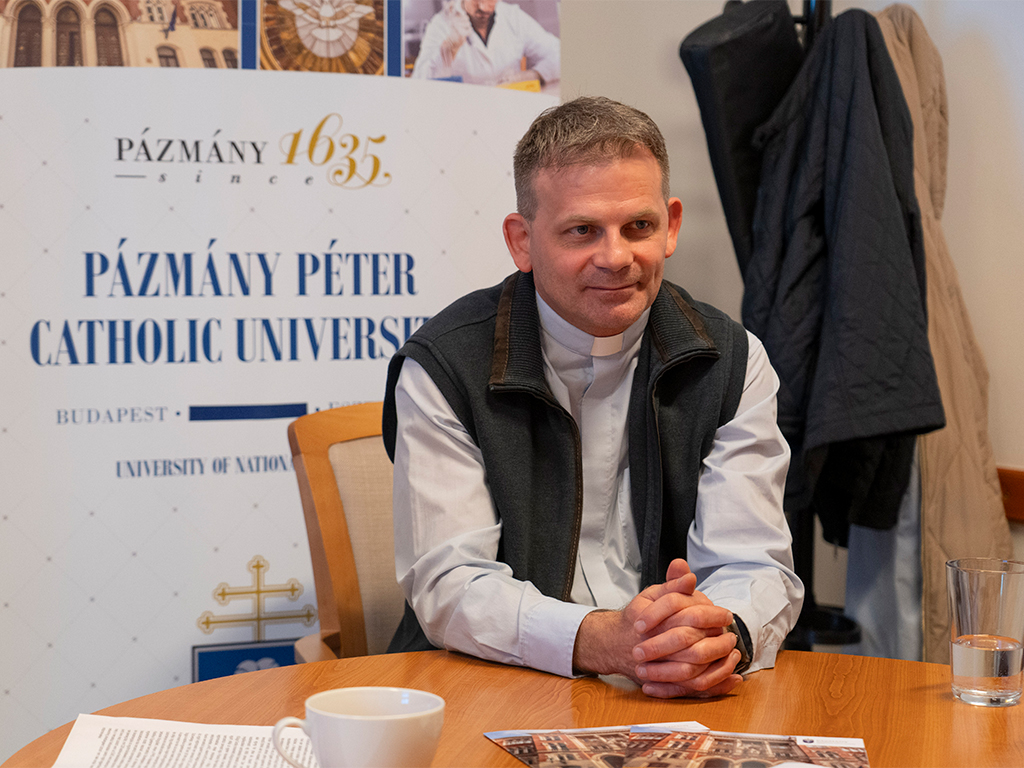 Interjú Dr. Vincze Krisztián külügyi és tudományszervezési rektorhelyettessel