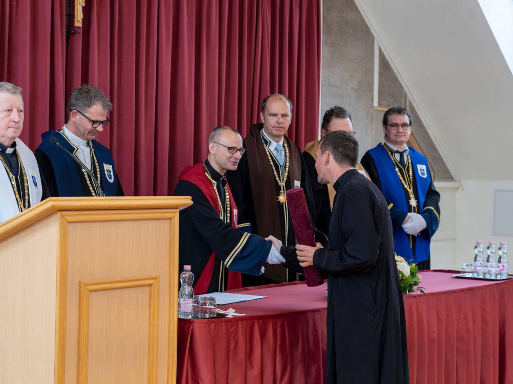 Diplomaátadó és doktoravató ünnepség a Hittudományi Karon
